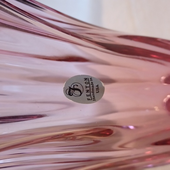 Fenton handmade in the USA vase - Picture 2 of 4